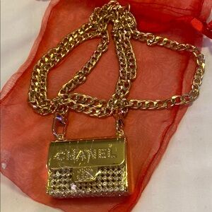 Jewelry Bag with Crossbody Chain.  Novelty Runway Piece🎄🌲